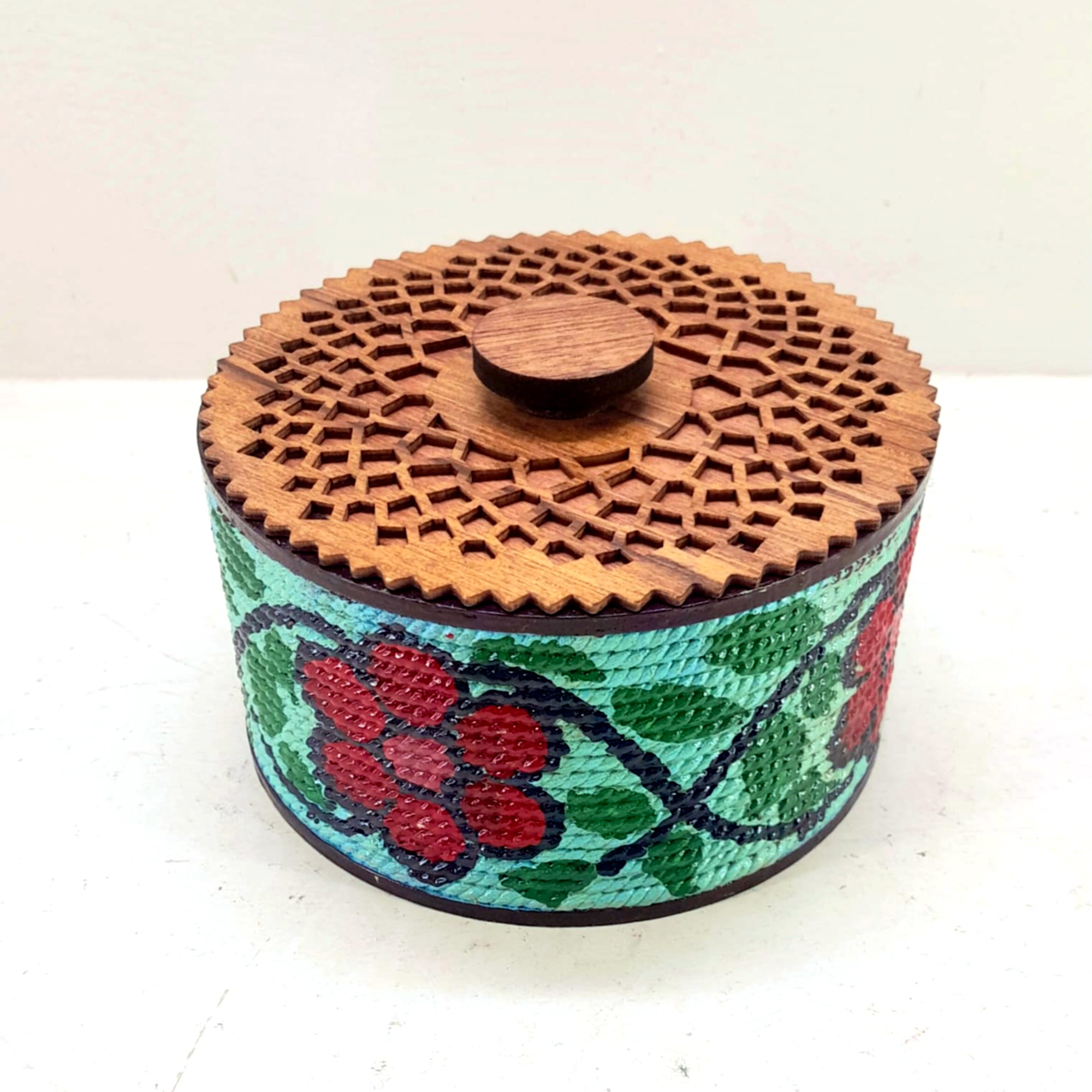 আপনার গয়না রাখুন রাজকীয় স্টাইলে!