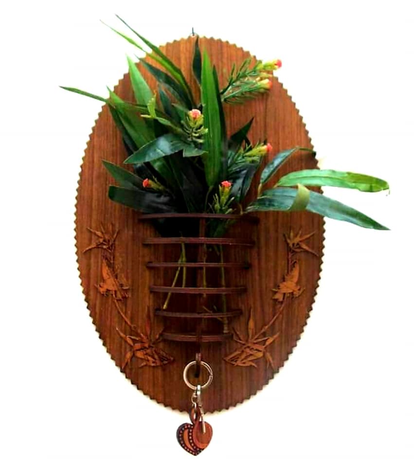 Wallflower vase holder